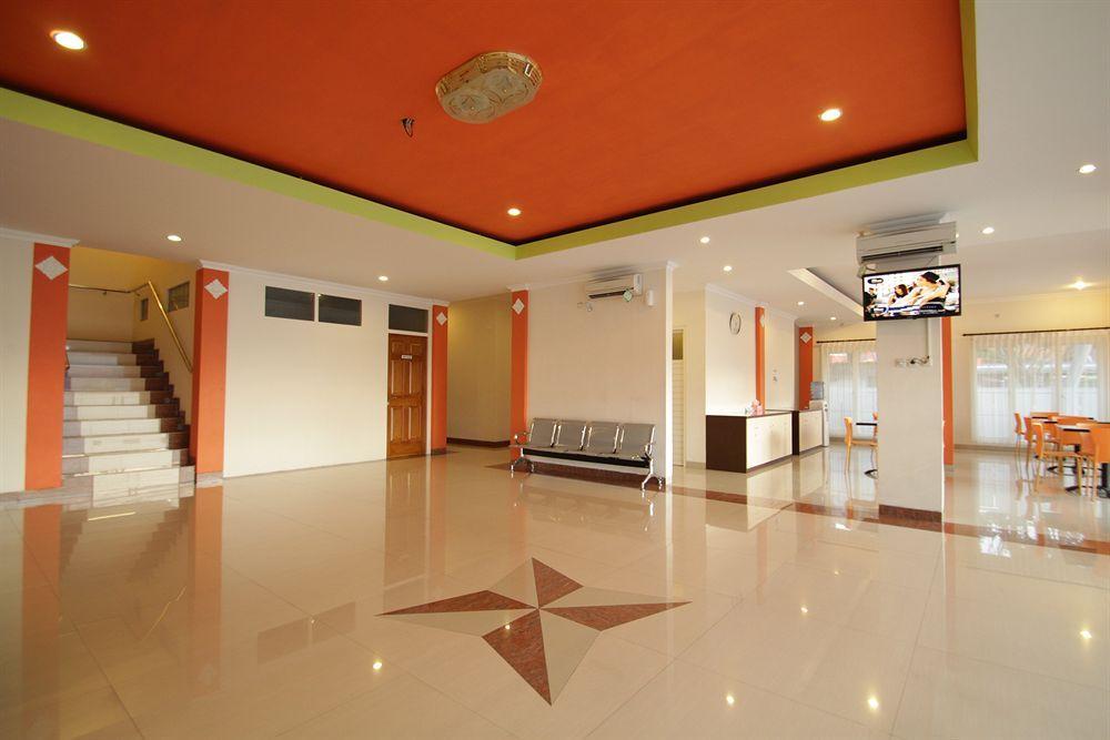 Hotel Oyo 90473 Gowin 2*