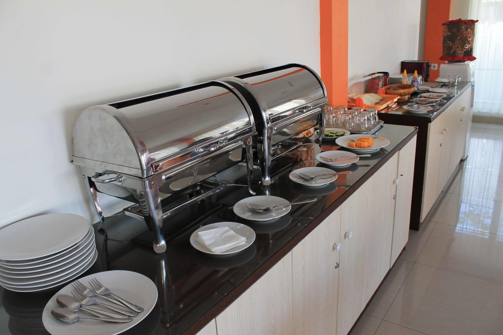 Hotel Oyo 90473 Gowin 2*